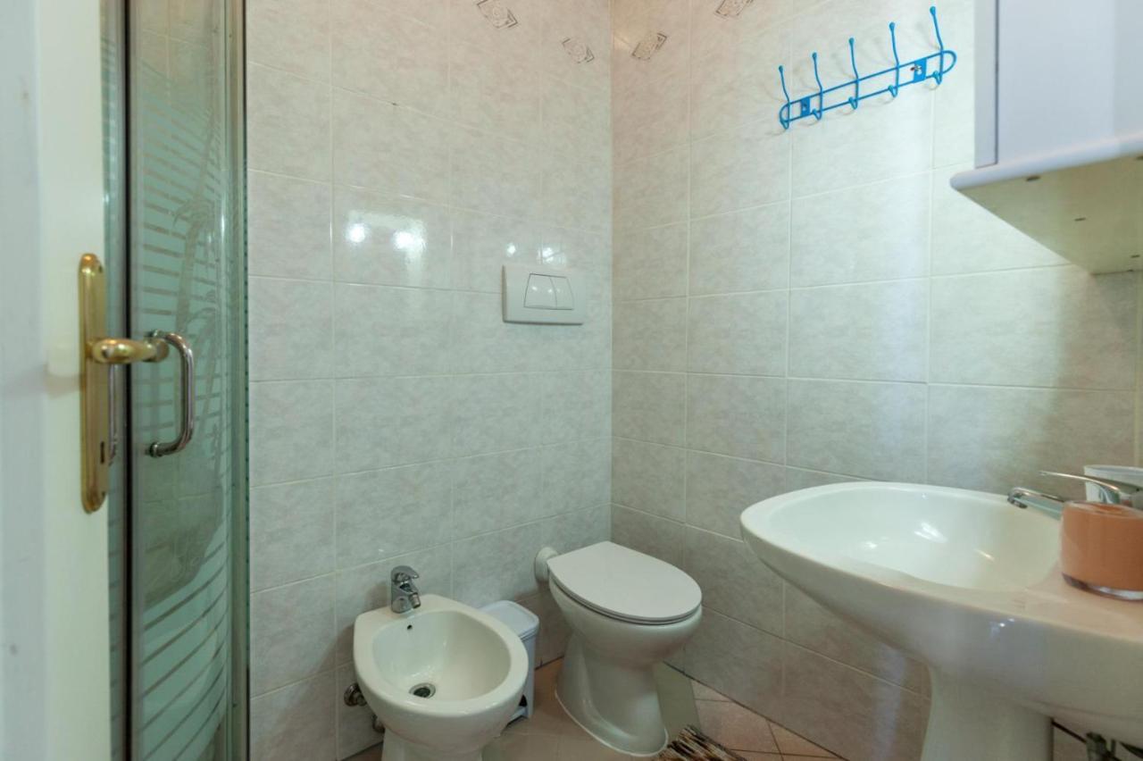 Casa Esada Hotel Follonica Bagian luar foto
